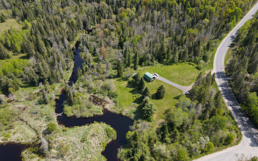 Log Home on Rosseau River – $595,000