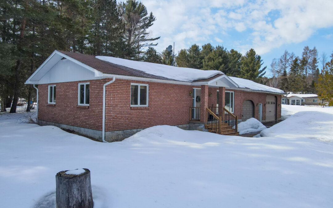 Versatile Bungalow in Sundridge – $529,900