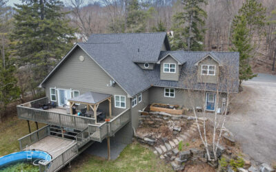 Large Custom Built Home – $1,099,000